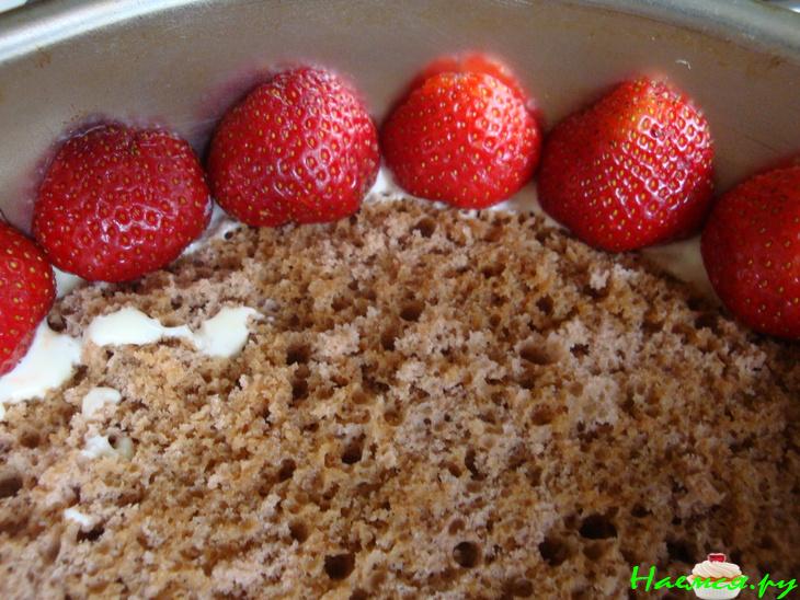 Торт с клубникой и белым шоколадом. Нежный Торт с клубникой и белым шоколадом. Нежный