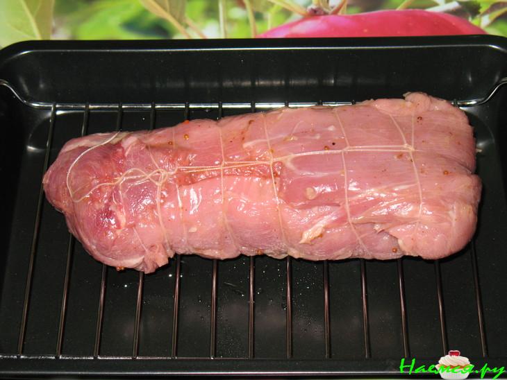 Фаршированная запеченная свиная вырезка Фаршированная запеченная свиная вырезка