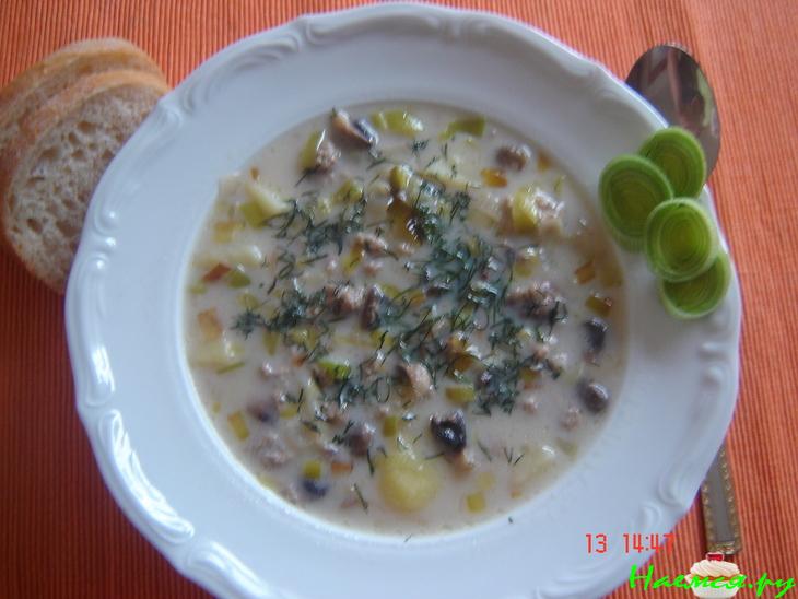 Сырный суп с пореем и шампиньонами