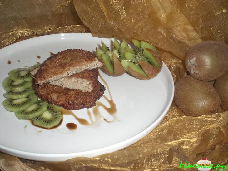 Свиные котлеты с киви