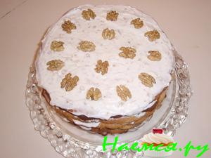 Медовый сметанник с ореховым вкусом