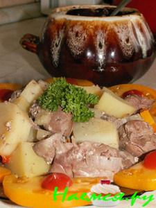 Горшочек с печенью и грибами