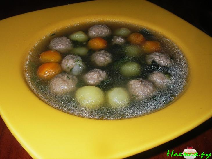 Картофельный суп с фрикадельками и шпинатом Картофельный суп с фрикадельками и шпинатом