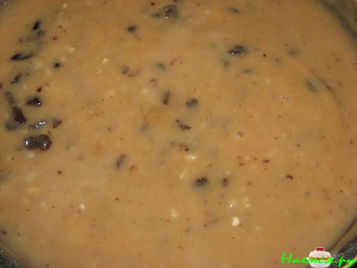 Грибной соус с изюмом и черносливом