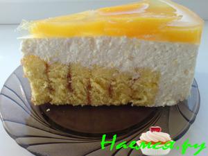 Персиковый бисквитный торт