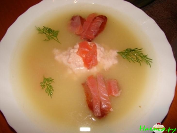 Рыбный супчик с гренками и сливками