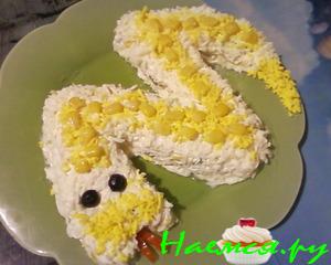 Салат "Экзотика" с грибами и крабовыми палочками