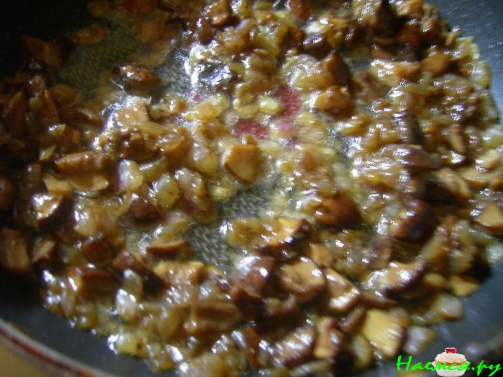 Теплый салат с грибами