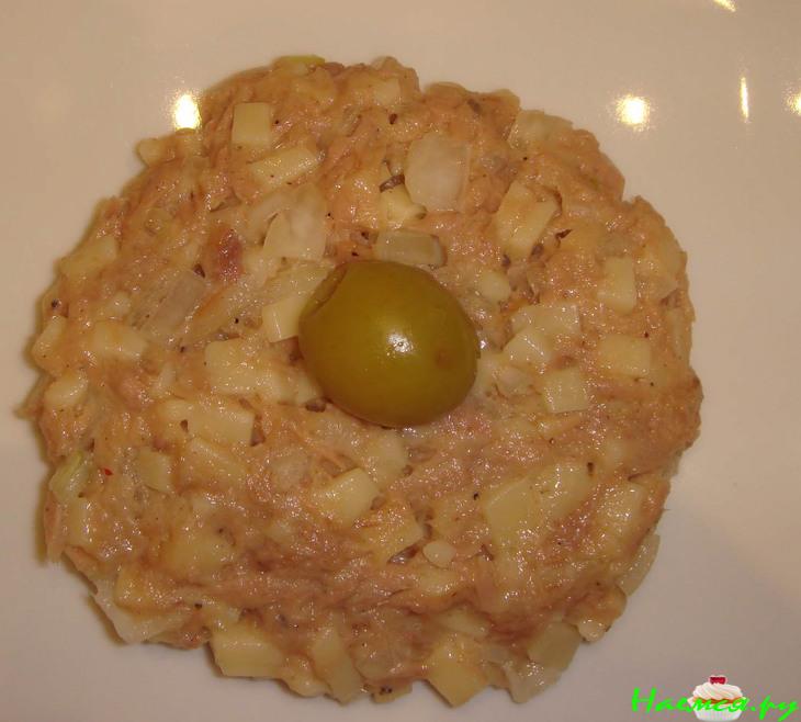 Котлетки из тунца, фаршированные оливками