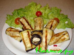 Рулетики из баклажанов с курицей