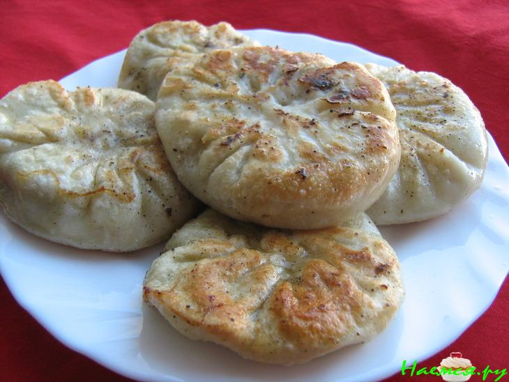 Хинкали с говядиной и бараниной с мятой и кориандром