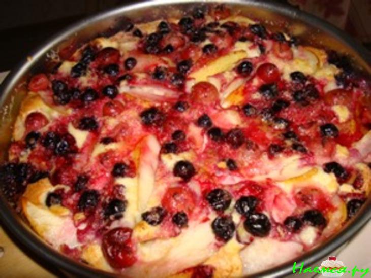 Грушево-ягодный пирог без сахара