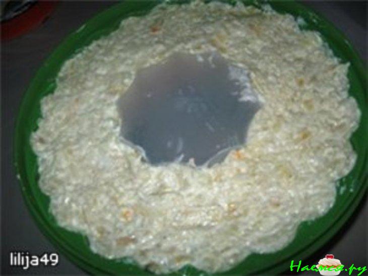 Овощной торт с колбасными розами