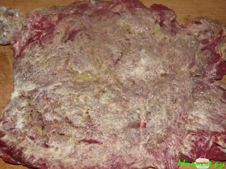 Рулетиз куриного филе и говядины с шампиньонами Рулетиз куриного филе и говядины с шампиньонами