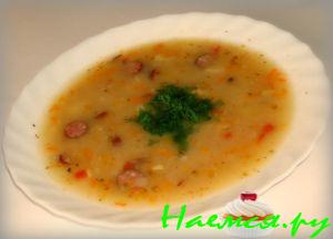 Чечевичная похлебка с копчеными колбасками