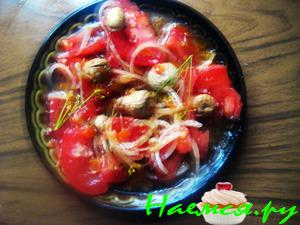 Салат из грибов дождевиков с овощами