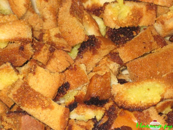 Чесночные сухарики