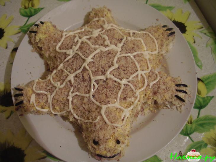 Салат с окорочком "Черепаха" Салат с окорочком "Черепаха"