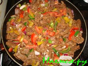Говядина с овощами "Радуга"