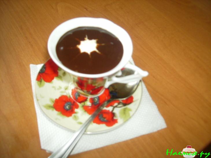 Горячий шоколад со сливками