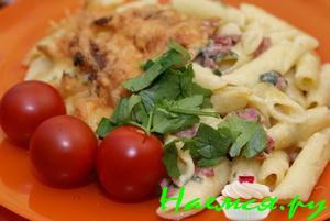 Запеченная Паста с соусом "4 сыра и салями"