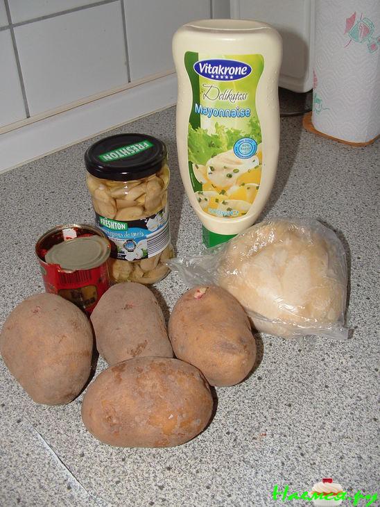 Пирог с картошкой и грибочками в томате