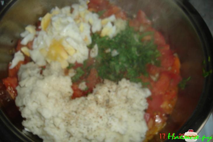 Фаршированный кальмар под соусом