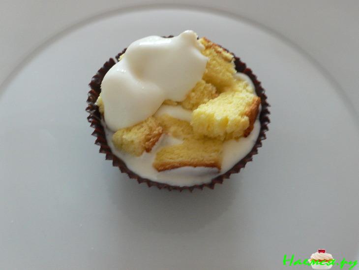 Шоколадные корзиночки с бисквитом и с кремом