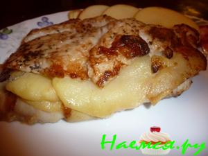 Куриная грудка с яблоком и сыром brie