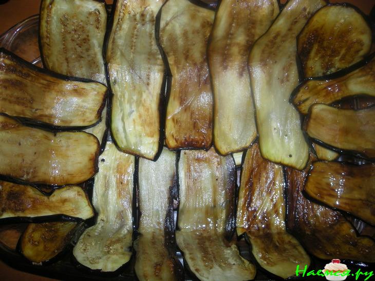 Мусака с фаршем и сыром