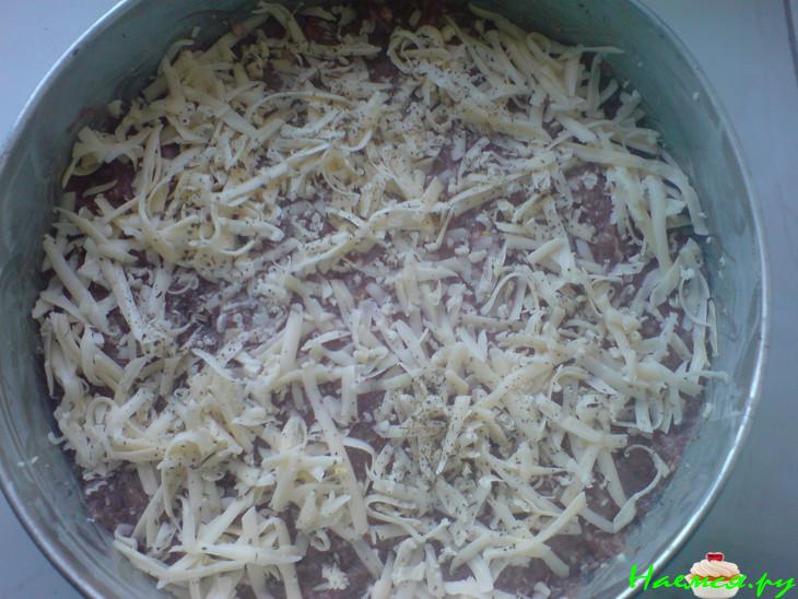 Мясной пирог с рисом и помидоркой