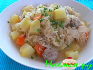 Фрикадельки тушеные с кислой капустой Фрикадельки тушеные с кислой капустой