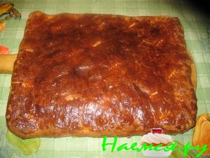 Пирог из слоенного теста с яблоками