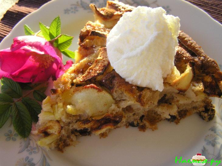 Яблочный пирог с кедровыми орешками