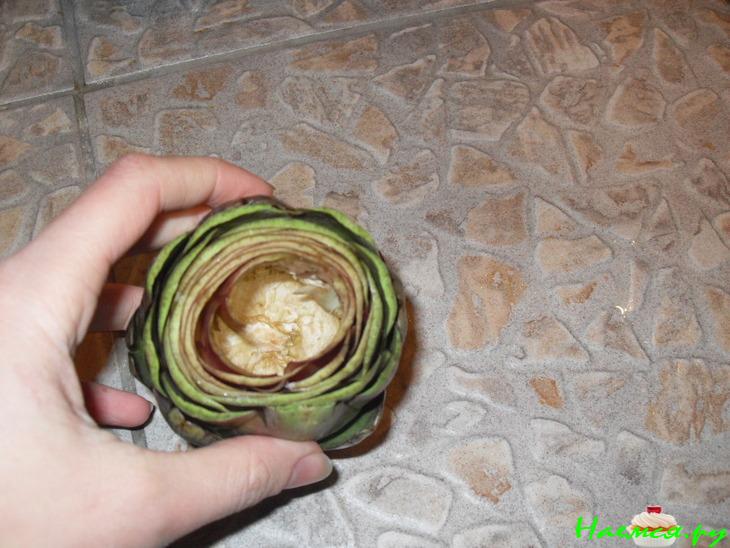 Артишок с винным соусом