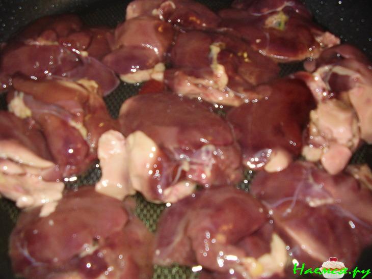 Пирог с куриной печенкой