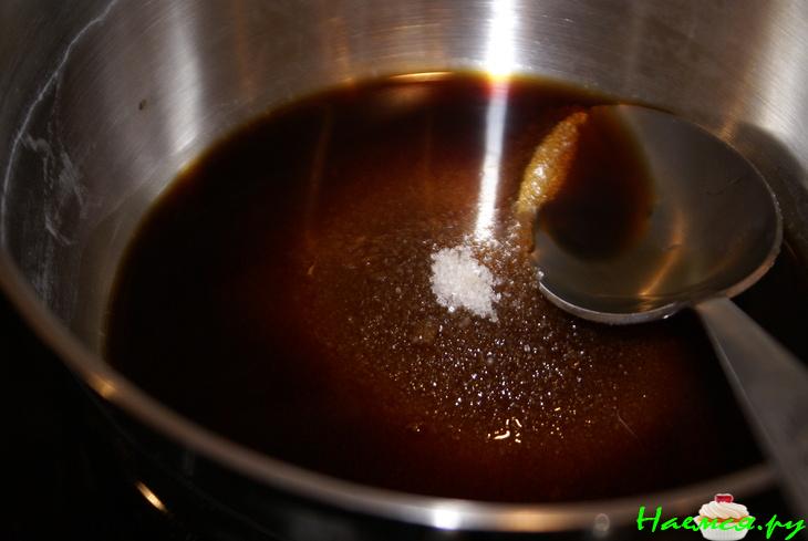 Куриное филе с яйцами по-тайски