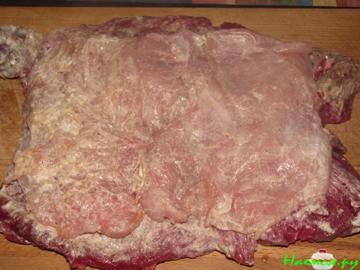 Рулетиз куриного филе и говядины с шампиньонами Рулетиз куриного филе и говядины с шампиньонами