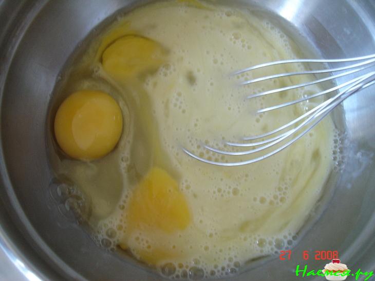 Шарлотка с грушами на топлёном молоке