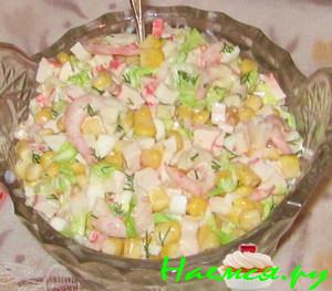 Салат с креветками и крабовым мясом