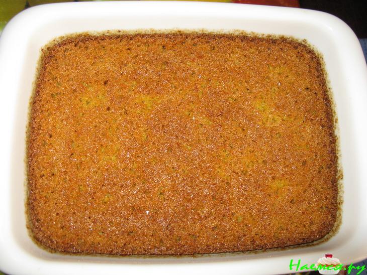 Манник с курагой и шоколадной глазурью