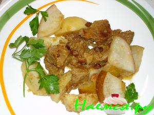 Телятина с грушей и изюмом 