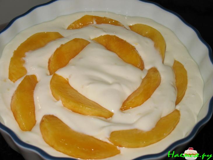 Маленький творожник-чизкейк с нектарином