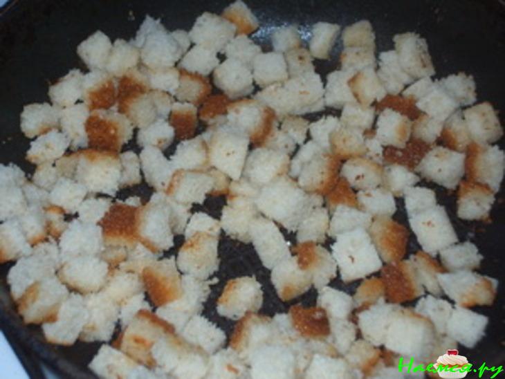 Суп "Фасолево-грибной с гренками"