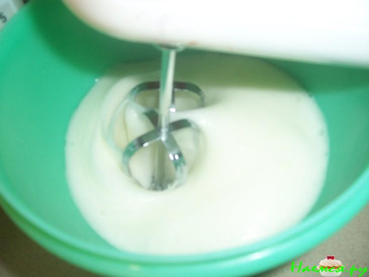 Шоколадный торт с кремом