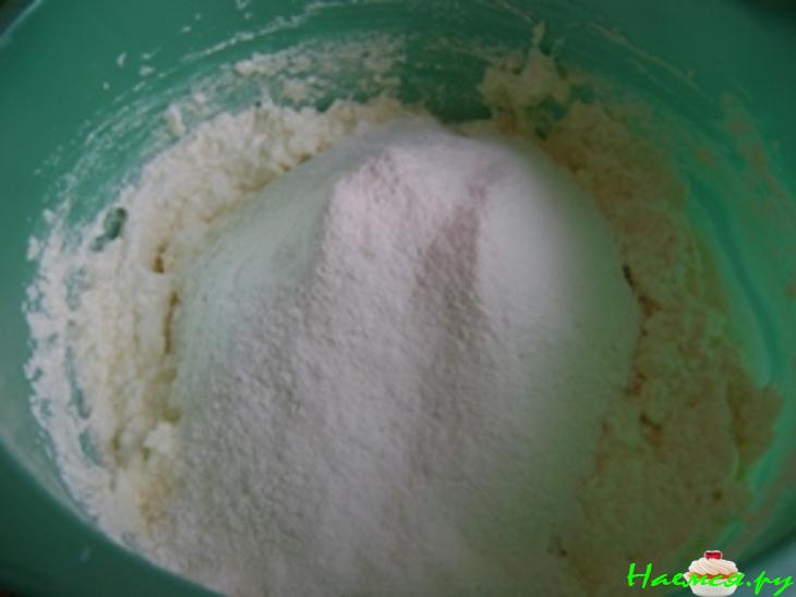 Песочный пирог с клубникой