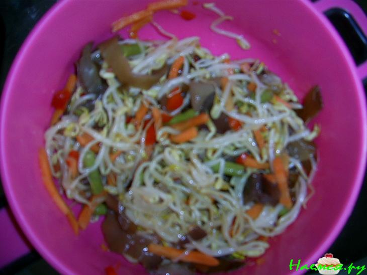 Салат со стеклянной лапшой