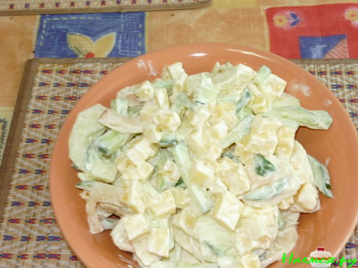 Салат сырный со свежими огурцами Салат сырный со свежими огурцами