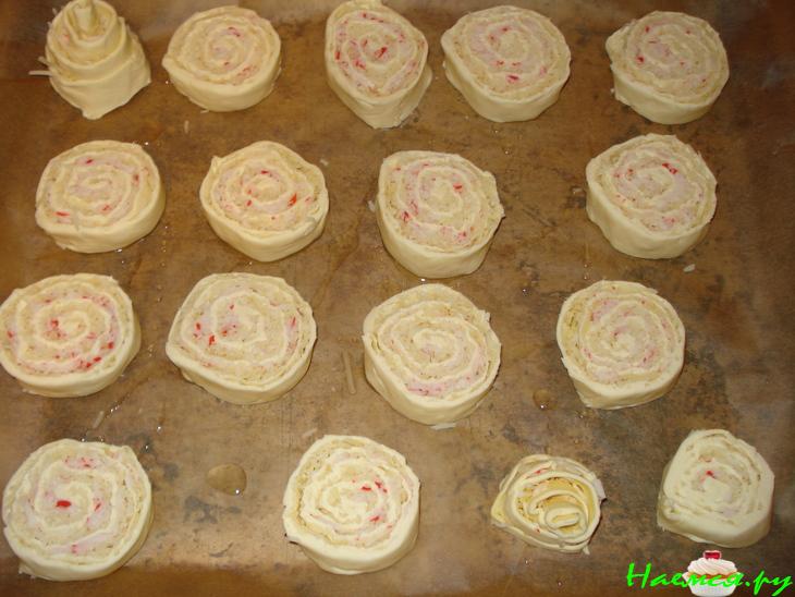 "Сырные завитки" с крабовыми палочками "Сырные завитки" с крабовыми палочками