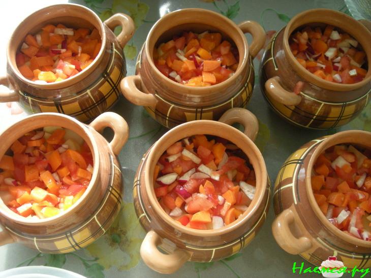 Курица в горшочке